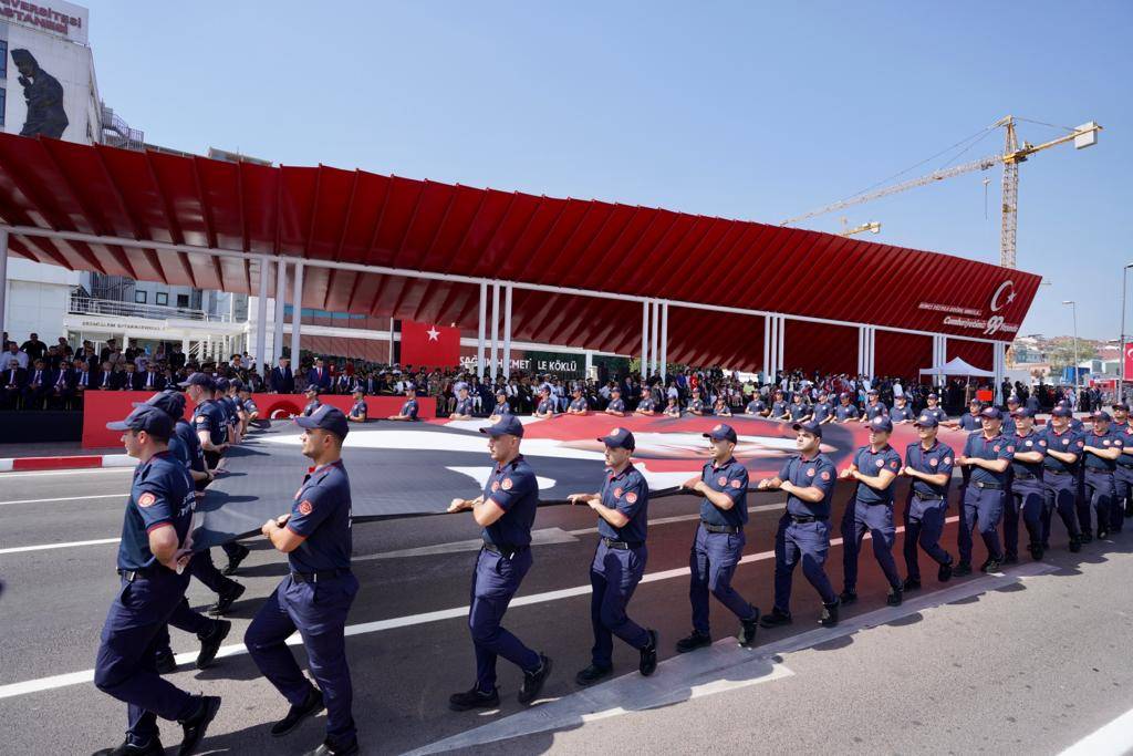 İmamoğlu 30 Ağustos'ta konuştu: Cumhuriyet'e ve Atatürk'e layık bireyler olmayı inşallah başarırız 24